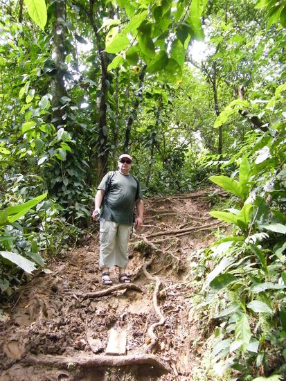 gepflegte Wanderwege. Ich habe übrigens keine Socken in den Sandalen an ... wirklich nicht.
