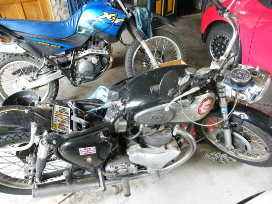 mit der BSA ist der Axel wohl schon durch ganz Europa gedüst ...