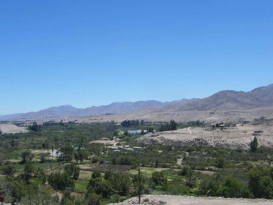 Flusslauf mitten in der Wüste