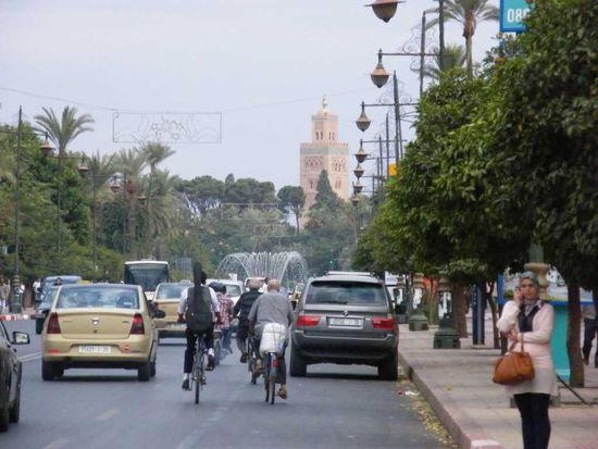 jo, da hinten an der Moschee sind wir losgedackelt ...