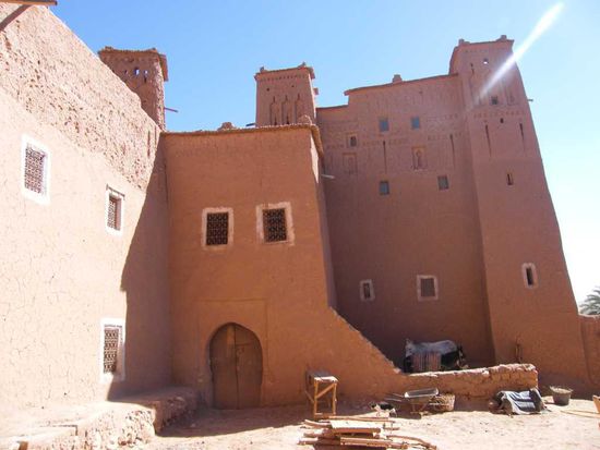 der Innenhof einer Kasbah