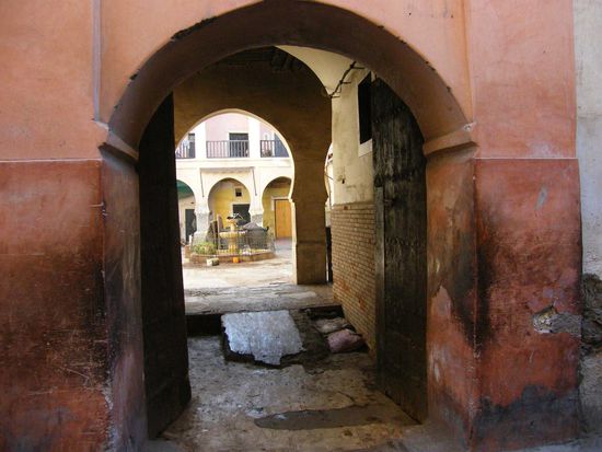 in den Hinterhöfen der Medina ....