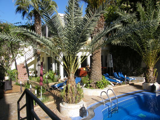 der Innenhof von unserem Hotel in Agadir.