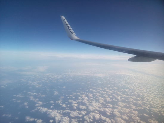 wie war das mit dem Reinhard May ... über den Wolken ....