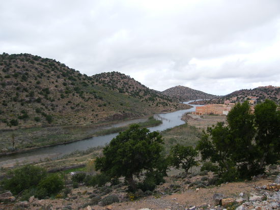 ein Stausee.Laut Beschreibung Reiseführer: ein kleiner See ...