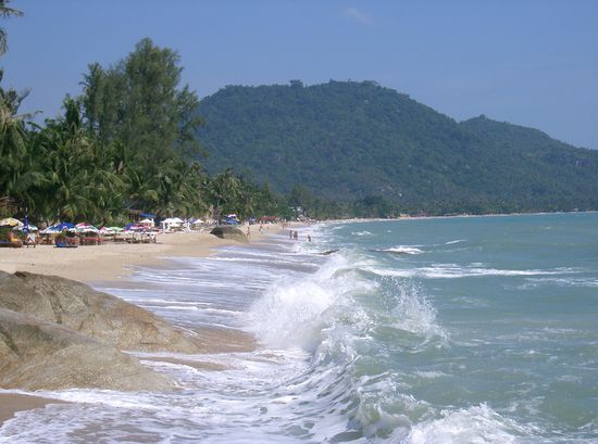 bei diesen Wellen, welche doch ca. eine Hoehe von 2.51 Meter haben, muss man auf seine Hosen sehr sehr Acht geben!! Sonst sind sie ganz weit unten oder gar weg (aber hierzu gibt es leider kein Foto>wurden zensiert) 