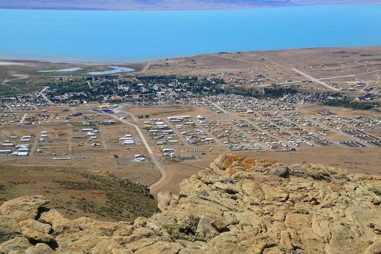 Nur wo bewaessert wird, gibt es etwas Gruen.