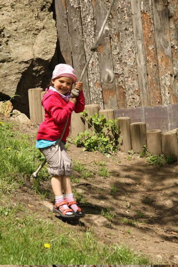 Juliane hat zum Schluss auch noch ihren Spaß auf dem Spielplatz.