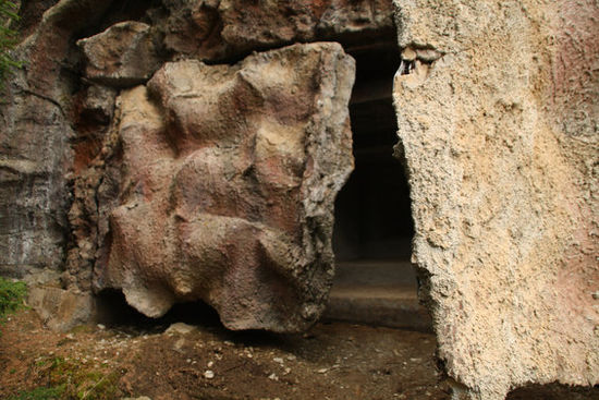 In den Bergen da oben gibt es außerdem eine Menge Bunker.
