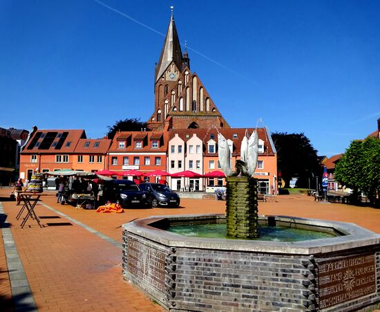 Marktplatz mit Brunnen