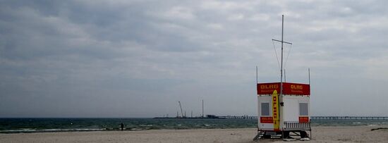 In der Ferne erkennbar, die neue Seebrücke