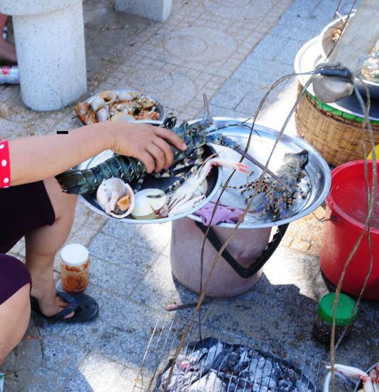 Gleich kommt er auf den Grill.
