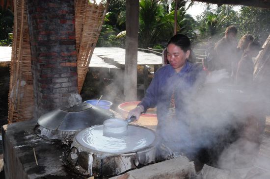 Hier werden die Nudelteigfladen gegart