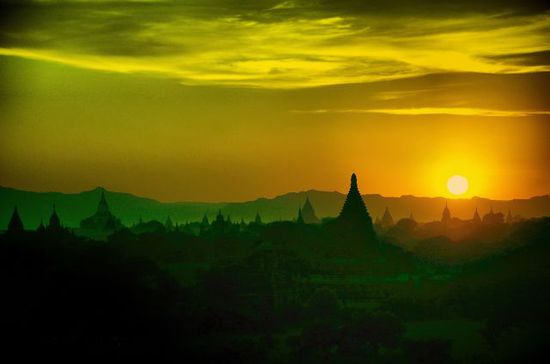 Sonnenuntergang über Bagan