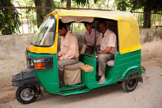 Mit dem Tuk-Tuk zu den Ghats