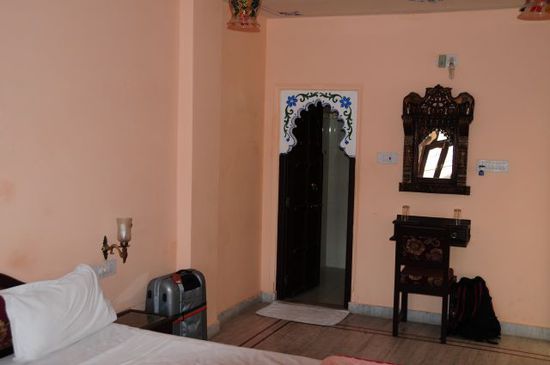 Unser Zimmer mit Blick auf die gegenüber liegenden Ghats und den City-Palast