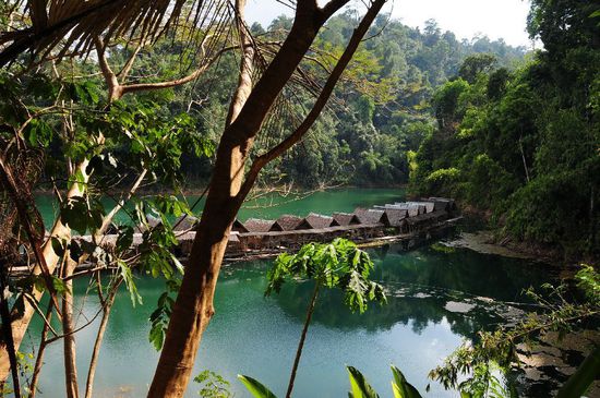 Blick von der Toilette auf die Rafthouses