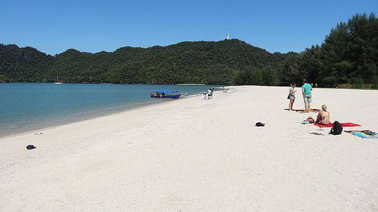 Tanjung Rhu Beach - hier ist der Sand wirklich schneeweiß