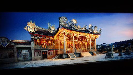 Khoo Kongsi Tempel - gehört dem Khoo Kongsi Clan, fertig gestellt 1906. In dem Gebäude wurden viele Szenen vom Film "Anna und der König" mit Jodie Foster gedreht. Leider war uns dieser Anblick nicht möglich, da vor dem Tempel ein Zelt aufgebaut war.