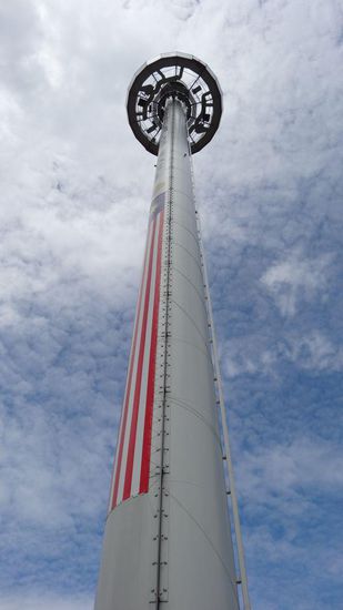 Menara Taming Sari, 110m hoch