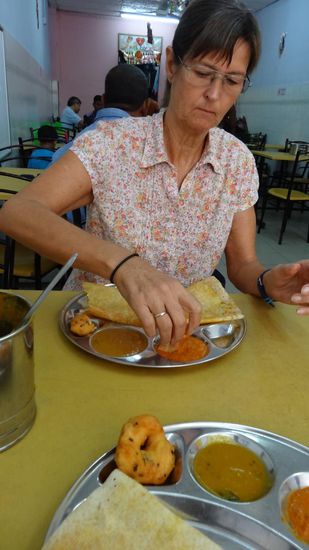 Indisches Frühstück - Egg Rava Thosai