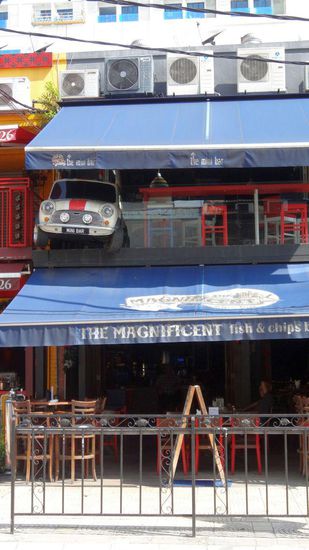 Minicar in "Mini Bar"