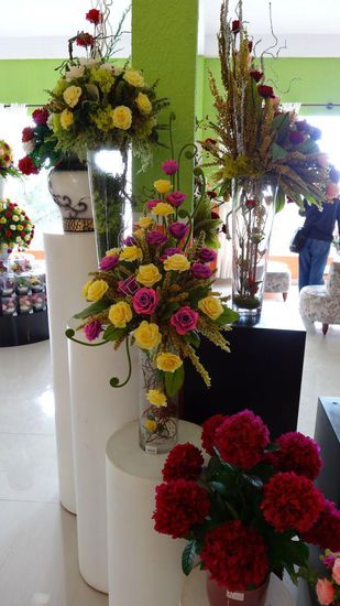 Ausstellungsraum mit Trockenblumen