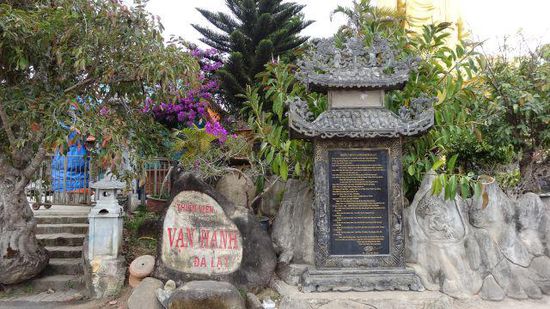 Van Hanh Tempel mit.....