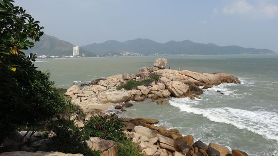 Blick von oben auf die Felsen