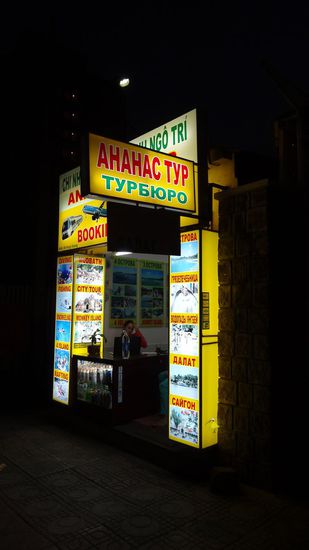 Eines von vielen Booking Offices, überall werden eigentlich die gleichen Touren angeboten