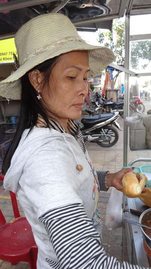 An mobilen Wagen gibt es leckere Baguettes......