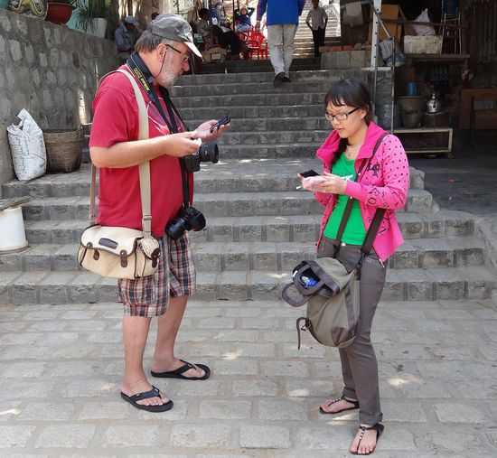 Am Fusse des Chùa Hang Tempels