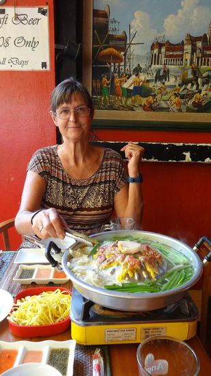 Das Beste kommt zum Schluß - leckere Brühe mit Gemüse und Nudeleinlage