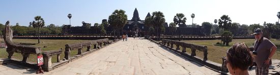 Angkor Wat - diese beeindruckende Tempelanlage auf einem Foto festzuhalten, ist leider so gut wie unmöglich