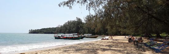 Inselstopp zum Lunch und Schwimmen