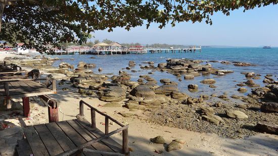 Blick vom Serendipity Beach Richtung Ochheuteal Beach, der direkt hinter dem Pier anfängt