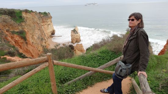 Ein erster Blick auf die Praia da Rocha, leider bewölkt