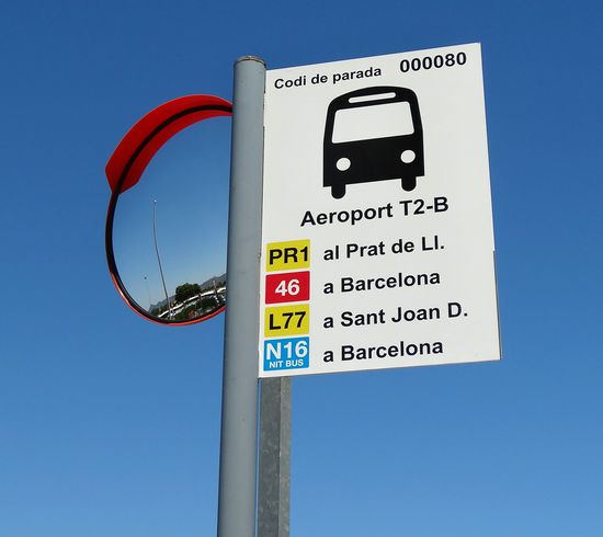 Der Bus 46 fährt bis zum Placa de Espanya