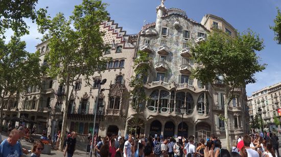 Links daneben die Casa Amattler....