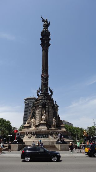Mirador de Colón, oben steht Kolumbus und zeigt Richtung Amerika