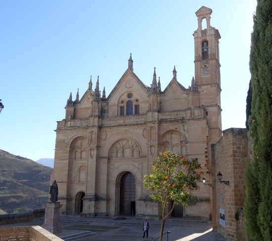 ....endlich oben!!! Neben der Alcazaba, das Real Colegiata de Sta. Maria