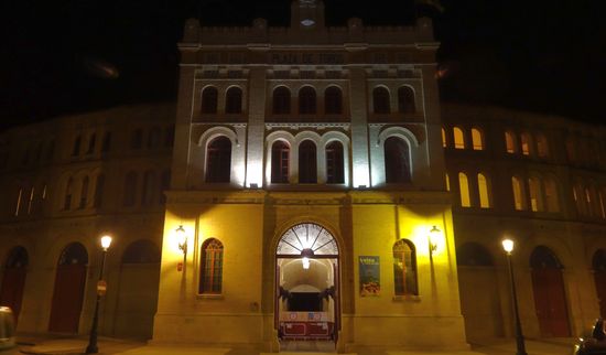 Ein abendlicher Blick auf den Plaza de Toro