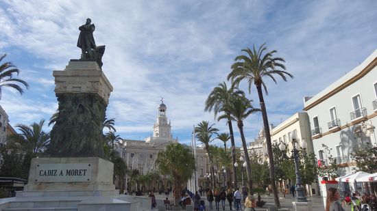 Plaza San Juan de Dios mit Blick auf das Rathaus (Ajuntamiento)