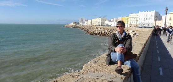 Stadtmauer an der Promenade Campo del Sur, mit Blick auf den Atlantik