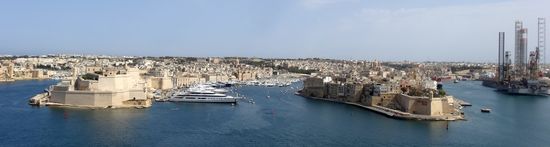 Blick von den Upper Barraka Gardens auf die 3 Cities