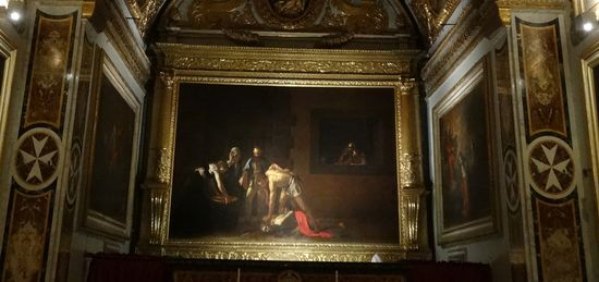 Beide Gemälde von Michelangelo Merisi, 1571-1610, bekannt als Caravaggio, hier, "Die Enthauptung Johannes des Täufers"