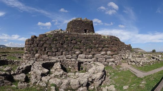 Nuraghe Santu Antine, die Turmruine ist ca. 14m hoch