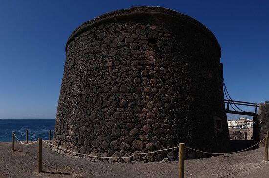 Der ehemalige nun restaurierte Wehrturm Torre del Tostón......