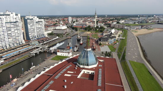 Im Vordergrund, Blick auf das "Mediterraneo"
