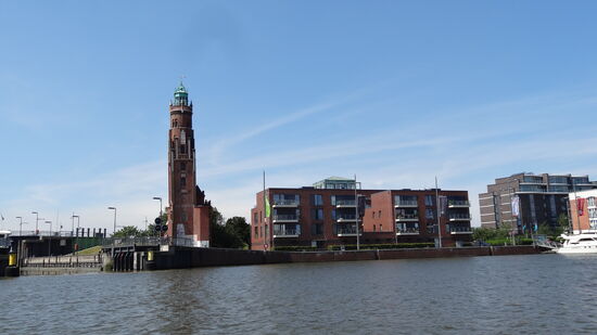 Der Leuchtturm Bremerhaven ist der älteste noch in Betrieb befindliche Festlandsleuchtturm am neuen Hafen. Erbaut 1853-55, ging 1856 in Betrieb und steht seit 1984 unter Denkmalschutz